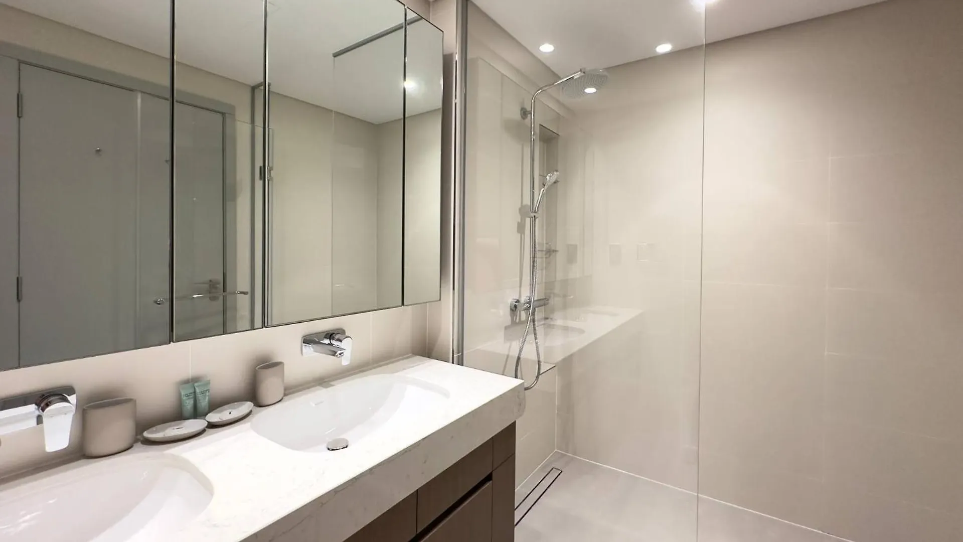 Charming 2Bdr Family Apartment With Sea View Dubai
