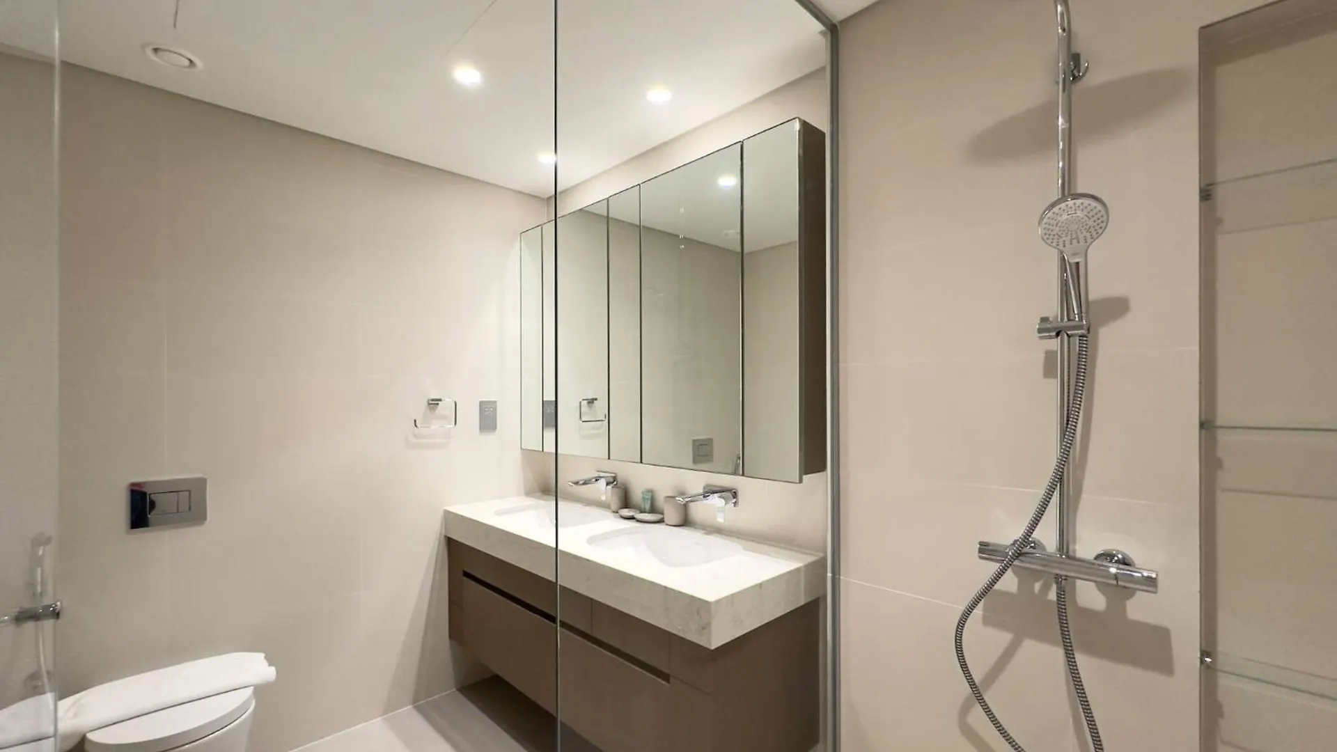 Charming 2Bdr Family Apartment With Sea View Dubai 0*,